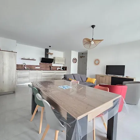 T3 Avec Terrasse A Pornic, Pres De La - Fr-1-364-187 *