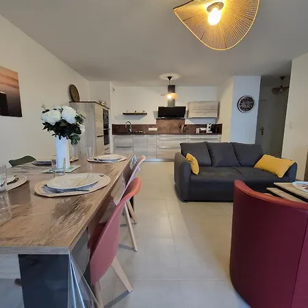 T3 Avec Terrasse A Pornic, Pres De La - Fr-1-364-187 Apartman *