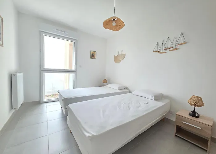 Appartement T3 Avec Terrasse à Pornic, Près De La - Fr-1-364-187 *